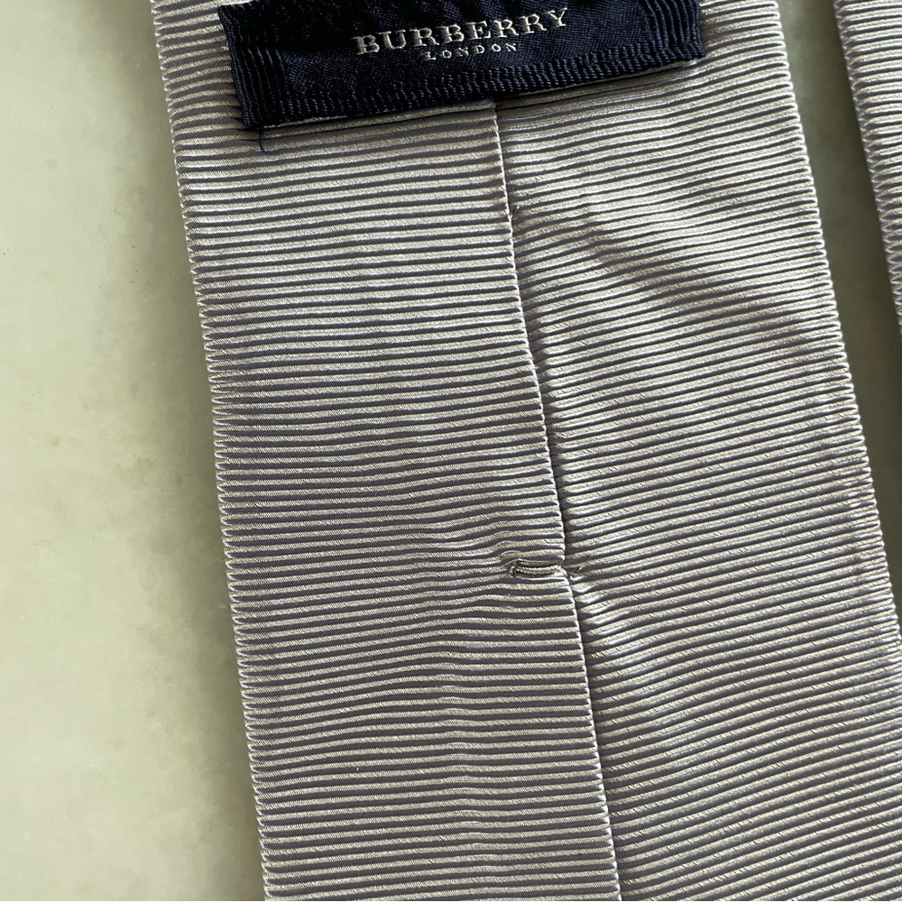 Burberry London Pale Lavender Tie - Picture 6 of 9